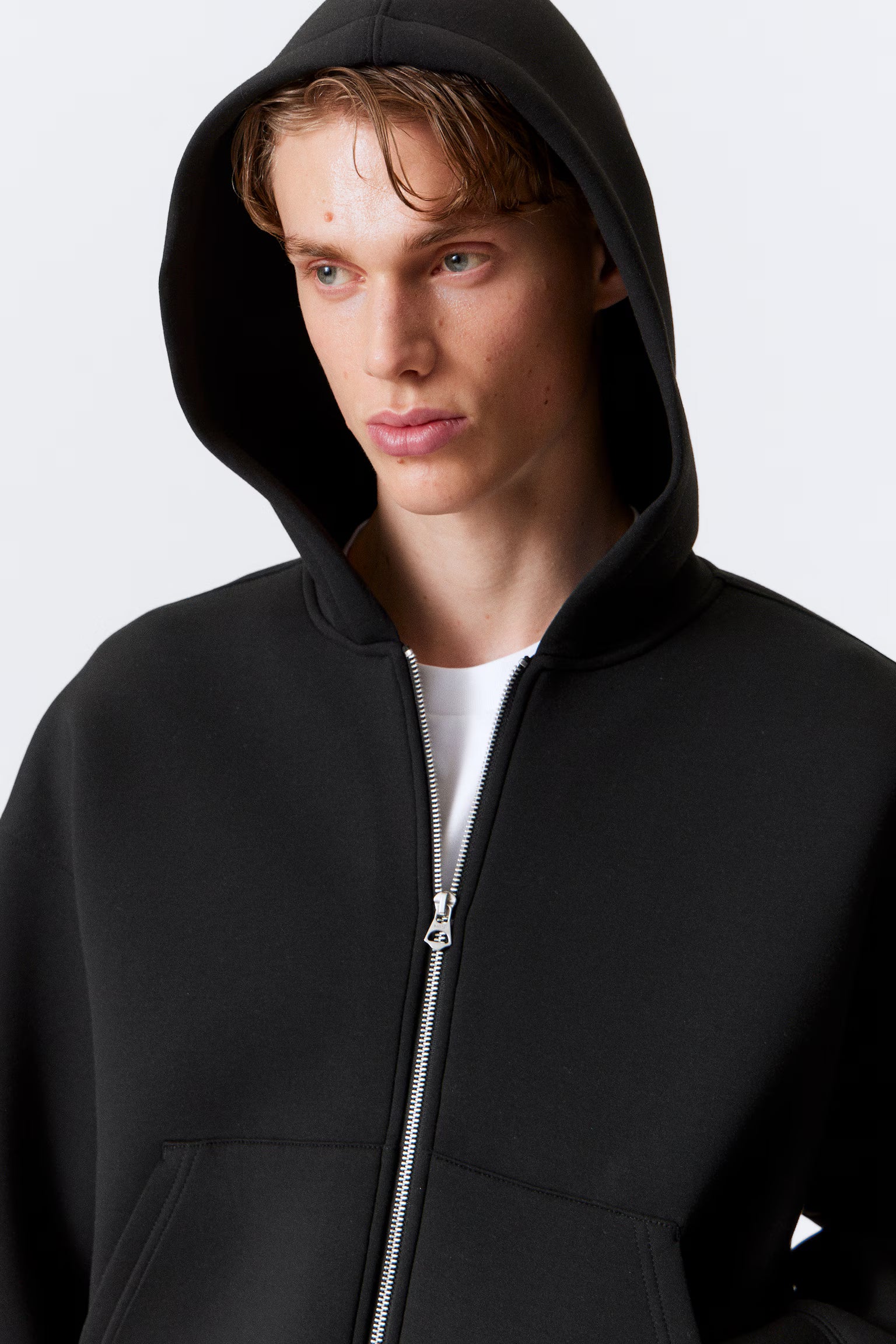 SYLVIA | BLACK ZIP UP HOODIE